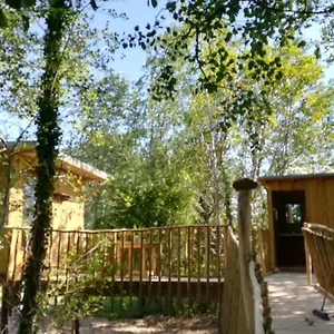 https://la-cabane-perchee.fr-provencehotel.com